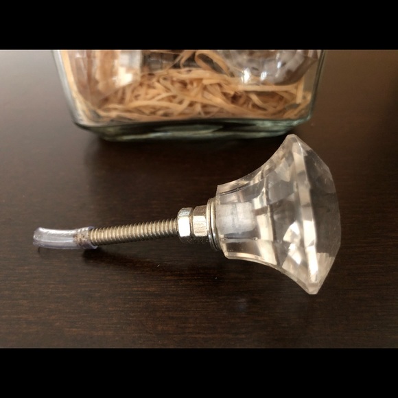 NWT Set Of 12 Clear Crystal Knobs - Picture 2 of 3